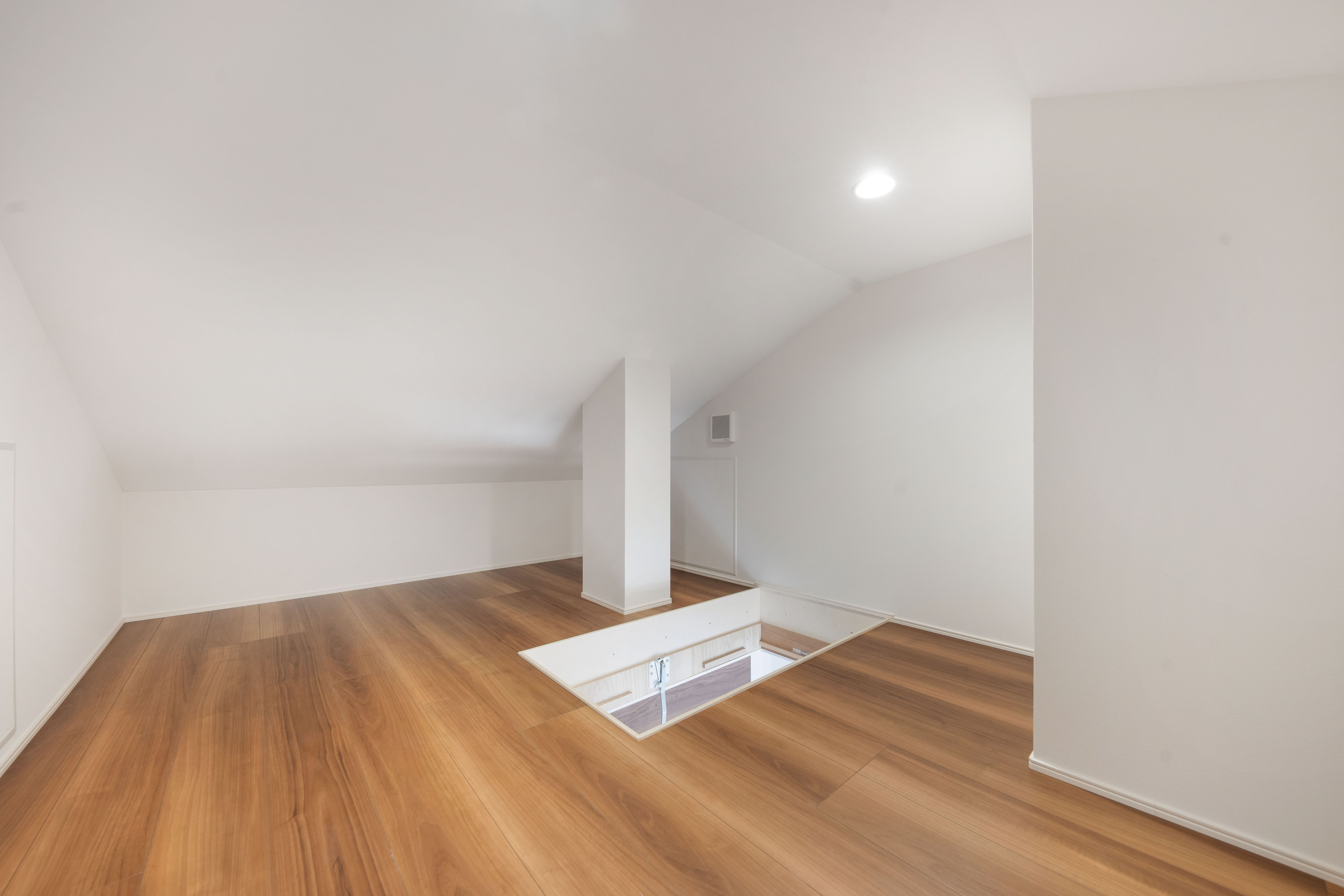 モデルハウス/住宅展示場情報:スマートテラスあやめ池 North Hills 9号地　モデルハウスのスライダー用サムネイル画像