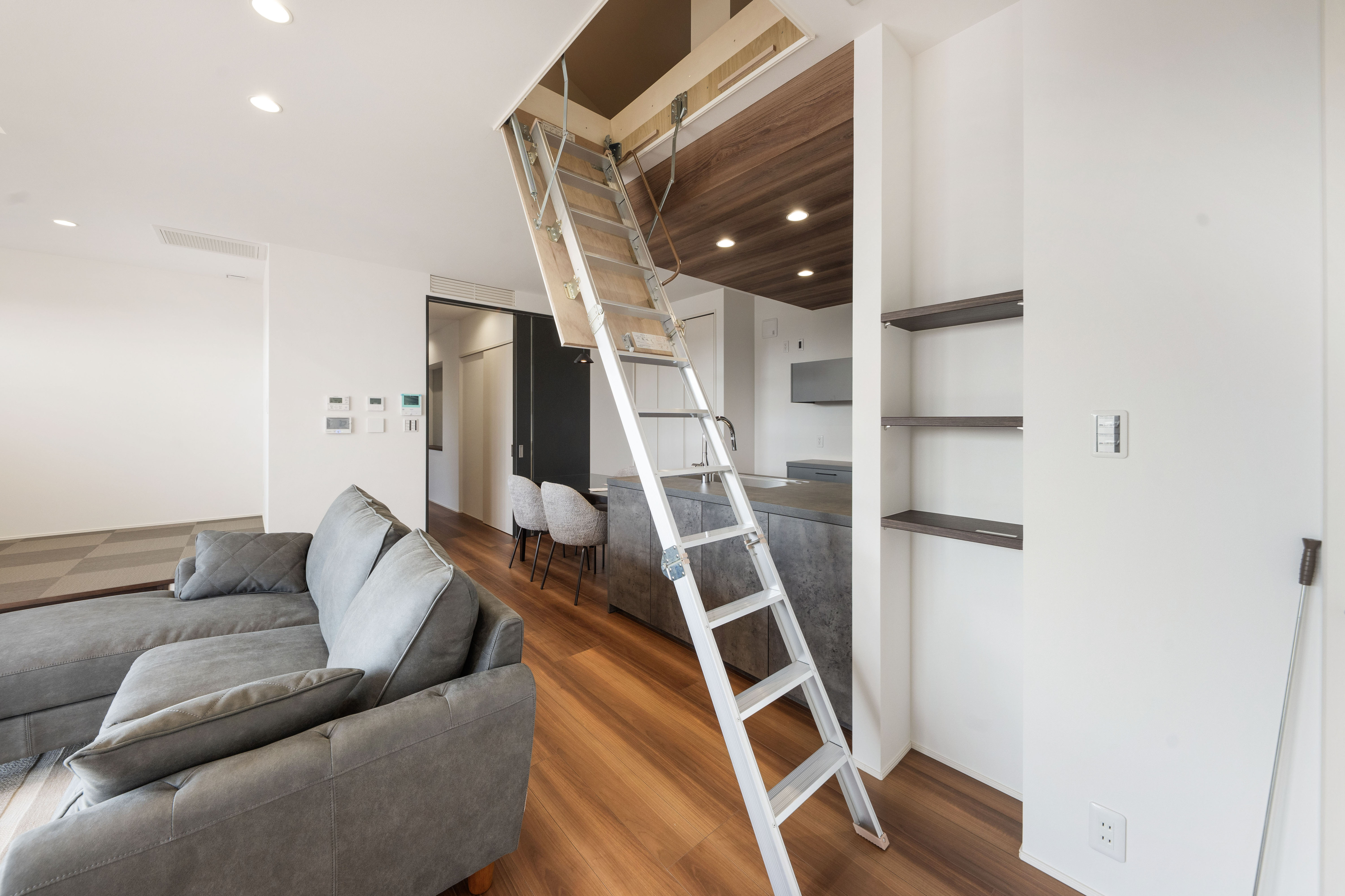 モデルハウス/住宅展示場情報:スマートテラスあやめ池 North Hills 9号地　モデルハウスのスライダー用サムネイル画像